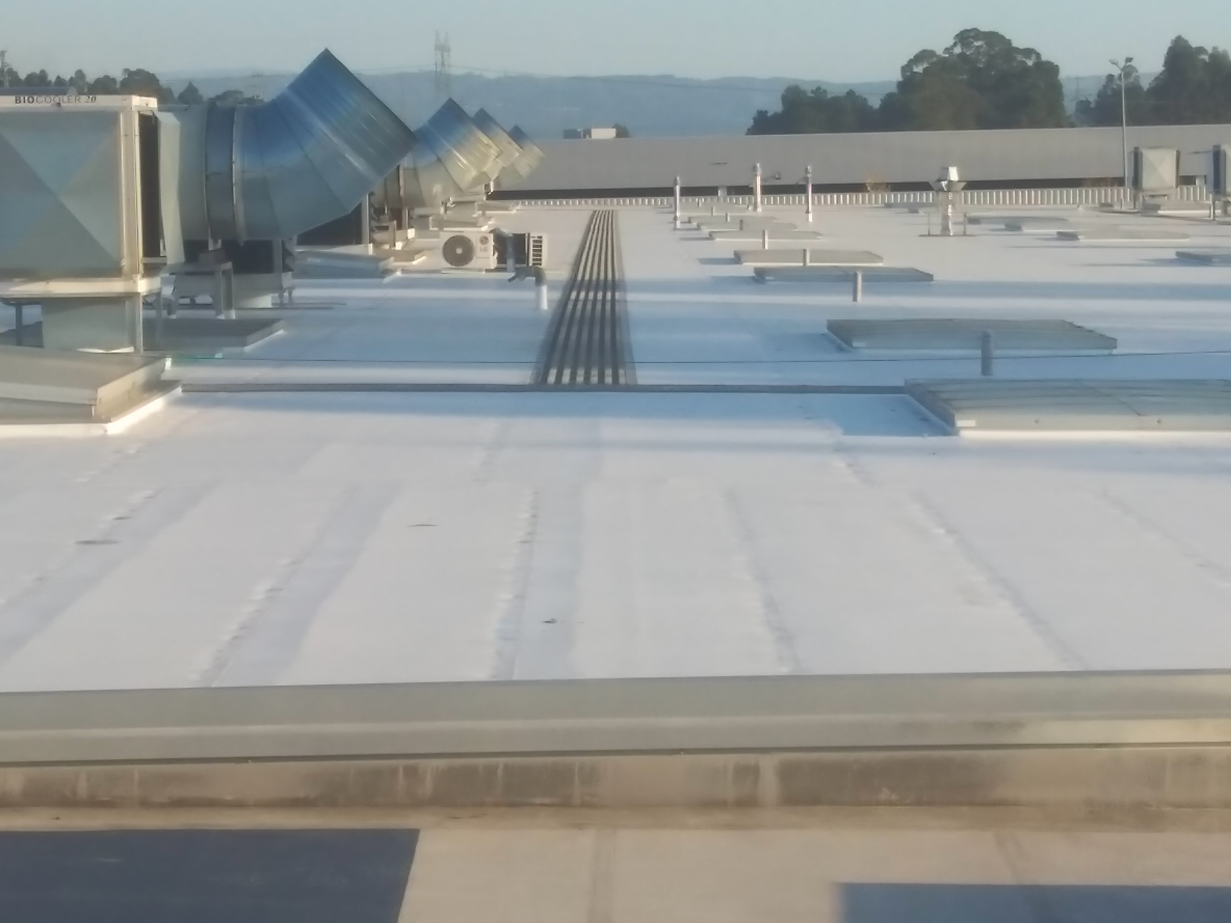 Cobertura industrial com membrana TPO